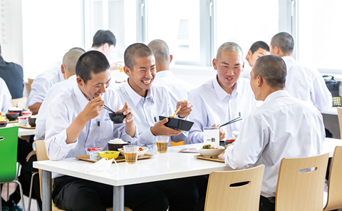 昼食